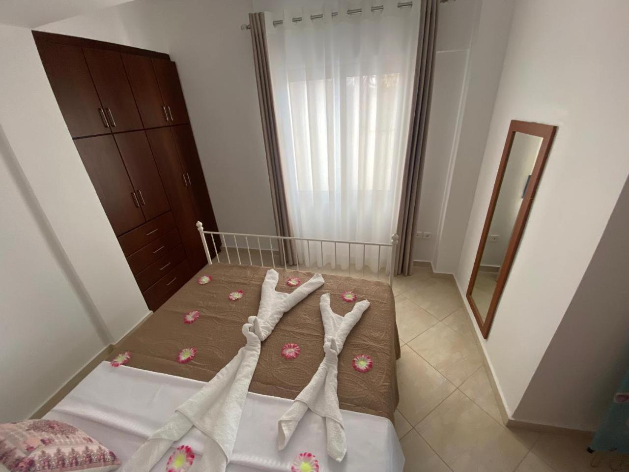 Tarace Sea View Apartment Sarandë エクステリア 写真