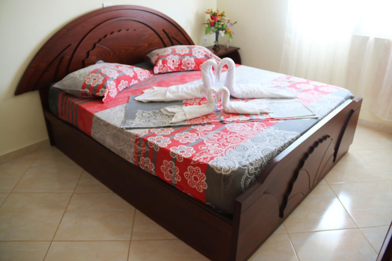 Tarace Sea View Apartment Sarandë エクステリア 写真